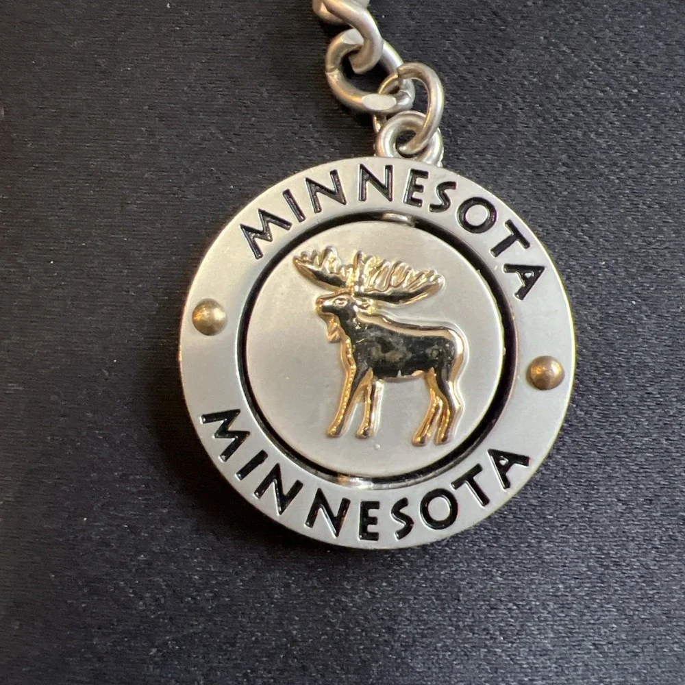 New- Minnesota Collectible Keychain Turning middle with Moose &‎ Mallard Duck